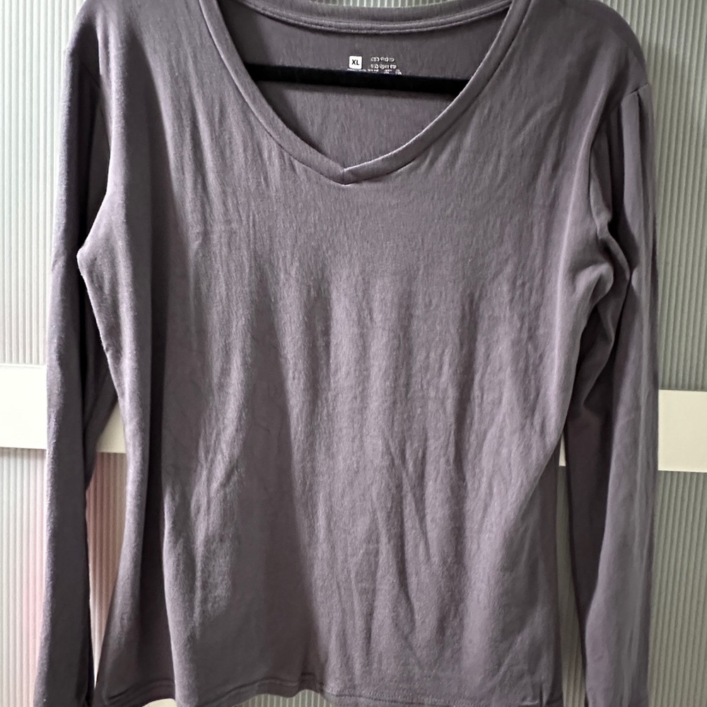 Women's V-Neck Long Sleeve Top - Gray